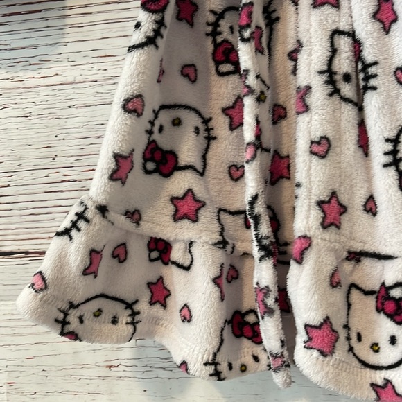 Hello kitty bathrobe - Picture 2 of 7